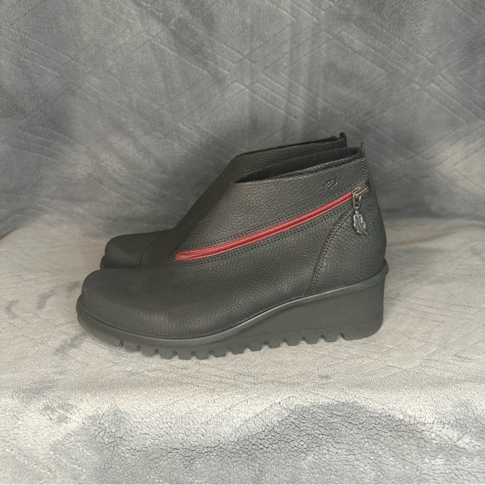 Loints of Holland-Black Leather-Ankle Zip Latitude Boots Women size US-6.5 EU-37